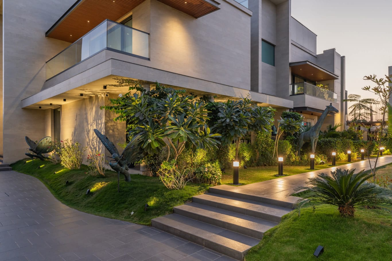 Luxury Villa & Farmhouse Landscaping